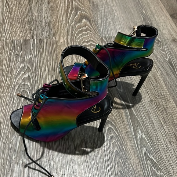 Privileged Women’s multi colored heels worn once… size 8.5 (Cambria) - Picture 5 of 12